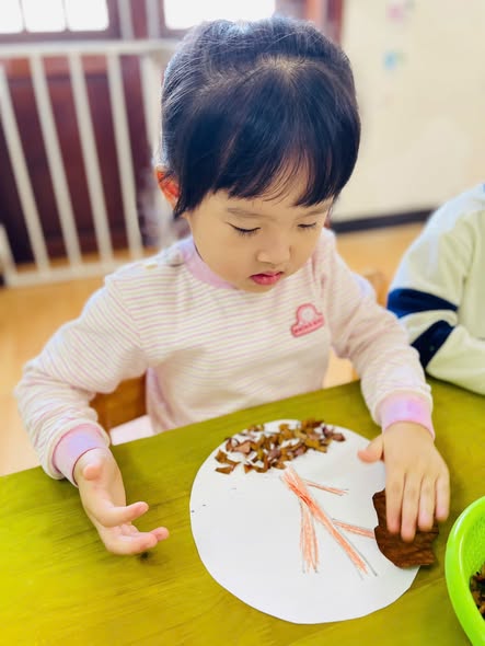 HOẠT ĐỘNG SÁNG TẠO – HỒ SEN NHỎ CỦA BÉ