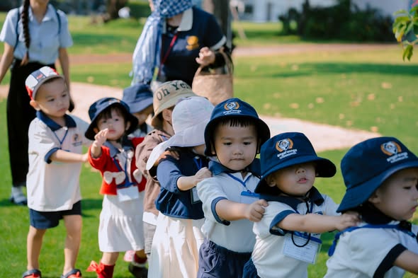 CHUYẾN DÃ NGOẠI THÁNG 4: THAM QUAN TRẢI NGHIỆM TẠI LUMIERE FAMILY VILLAGE